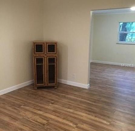 4th image of 50 Catherine Ave