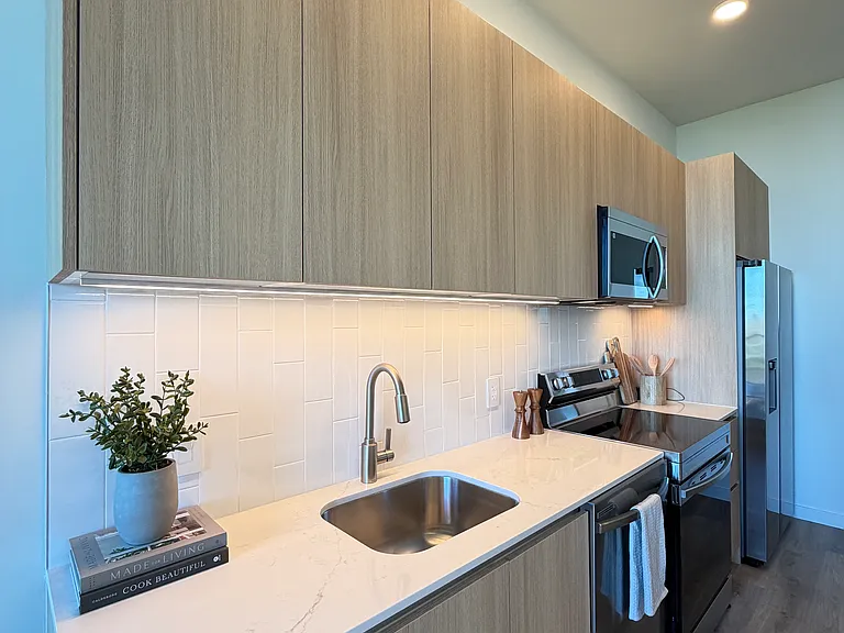 92 NW 29th St #618 — Photo 3