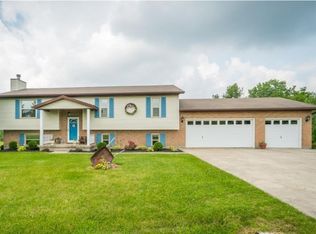 2350 Green Knoll Dr, Springfield, OH 45502