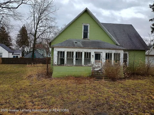 915 May St, Owosso, MI 48867