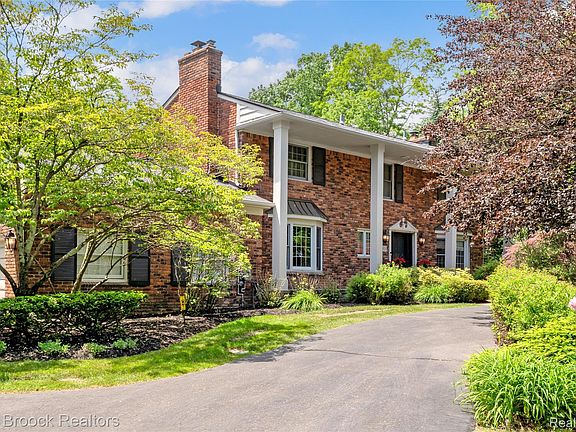 3rd image of 2620 Wendover Rd