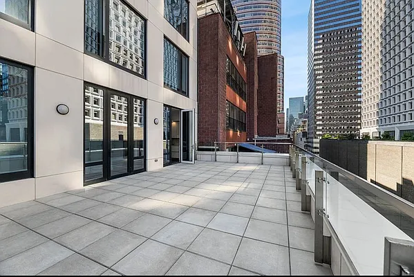 Rented by MOTION New York | media 24