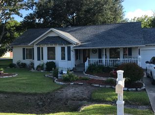 621 S East St, Edna, TX 77957