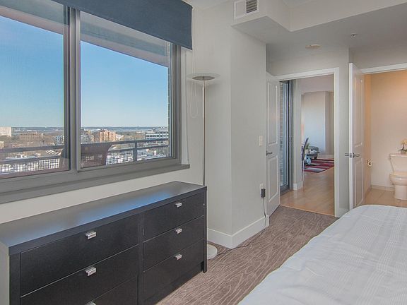 4th image of 2001 15th St N APT 806