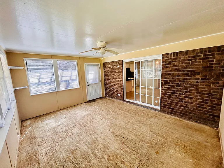 1020 Bacon Rd — Photo 8