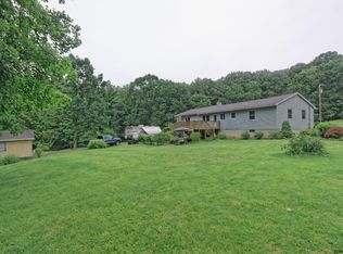 31 Bs Ln, Troy, NY 12180