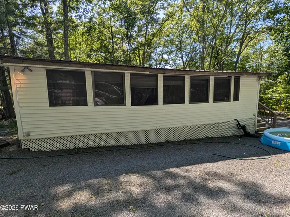 110 Chenango Dr, Shohola, PA 18458