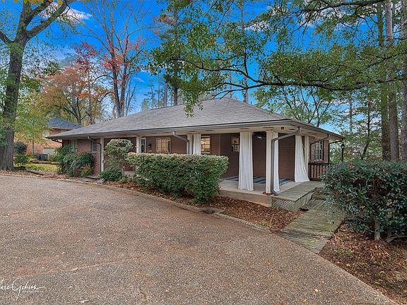 3rd image of 400 Southfield Rd