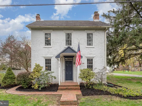 217 Market St, Bainbridge, PA 17502