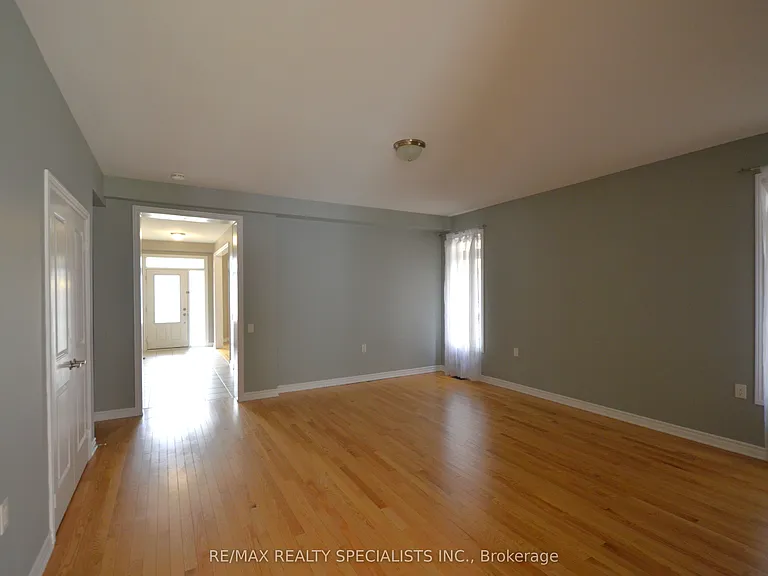 74 Dotchson Ave — Photo 9