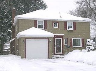 95 Montclair Dr, Rochester, NY 14617