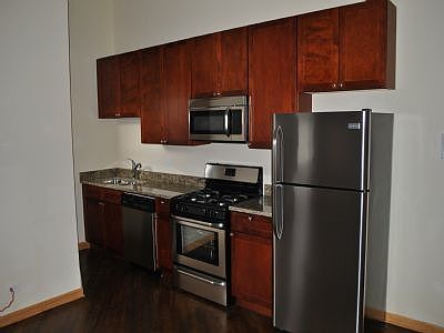 3rd image of 1619 W Columbia Ave APT 2