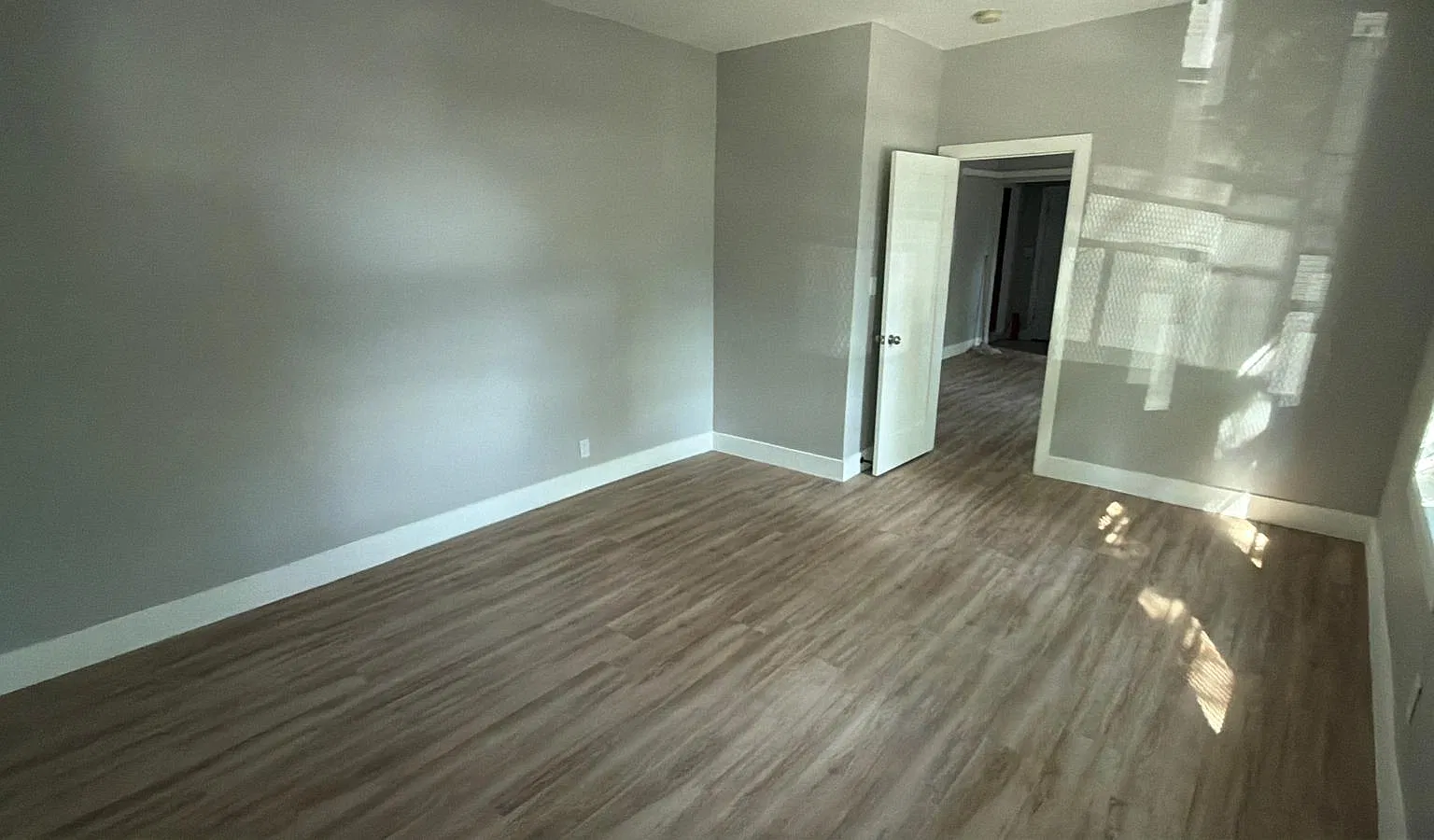 3 bed, $3,373 — Photo 4