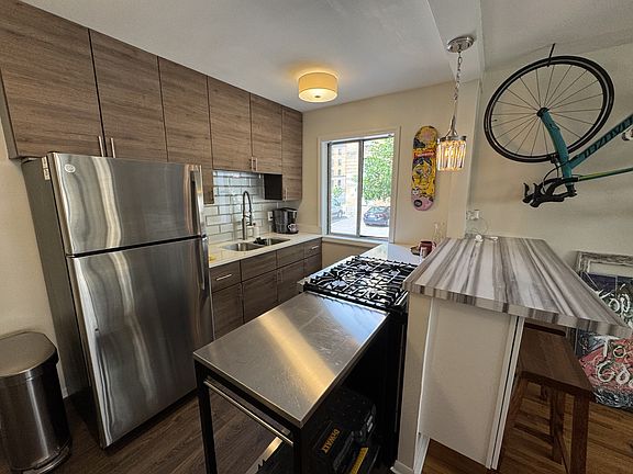 2nd image of 806 Franklin Ave W APT 201