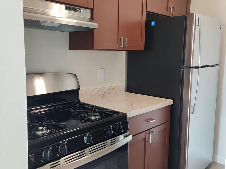 Brownstown Square Apartments — Photo 12