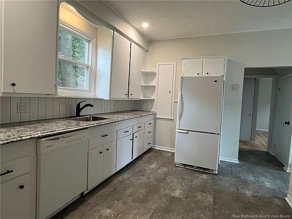 4th image of 158 Steadman St