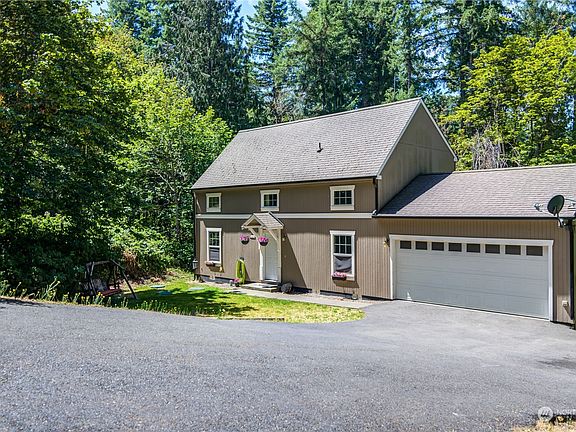 2nd image of 18023 Upland Drive SE