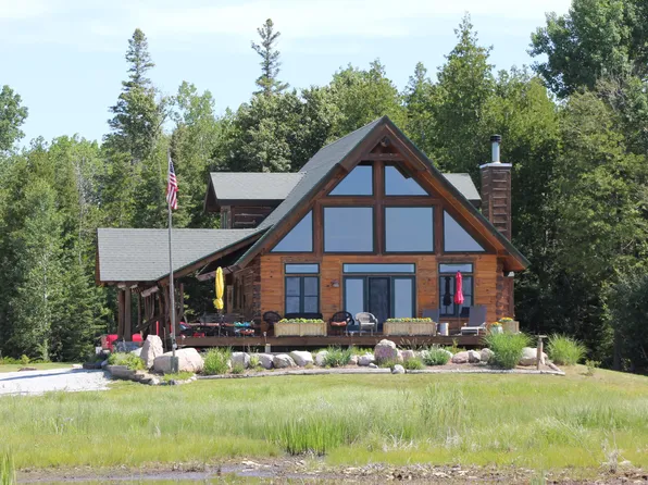 32448 E McDonald Rd, Drummond Island, MI 49726