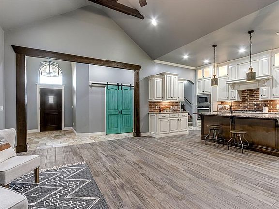3rd image of 4613 Hambletonian Ln