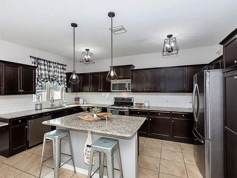 6577 E 34th Ln — Photo 10