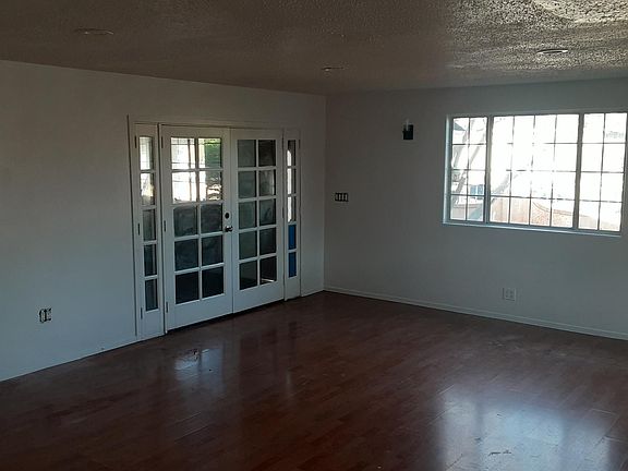 3rd image of 325 E Q St