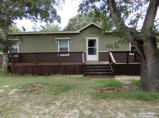 1010 Eagle Crest Dr, Floresville, TX 78114
