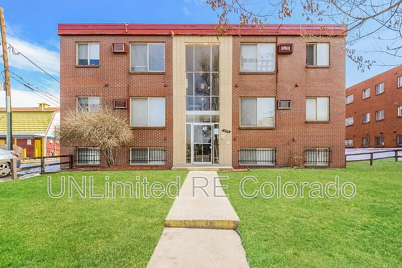 Building Photo - 1442 Macon St #101