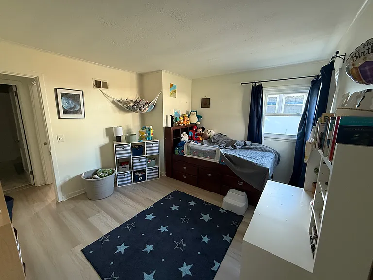 121 Holloway Rd — Photo 10