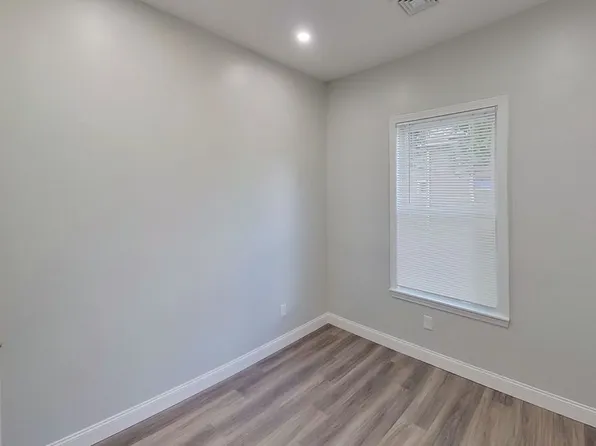 23 Oakwood St #2, Dorchester Center, MA 02124