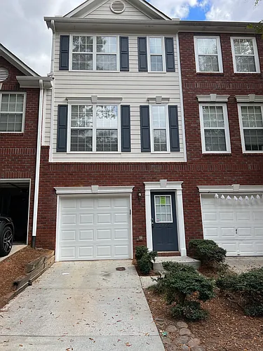2122 Dillard Xing Photo 1