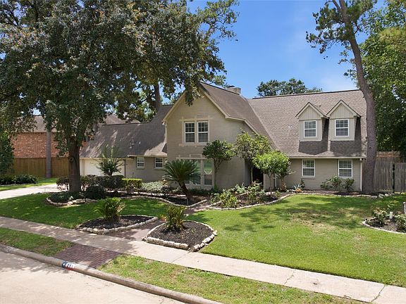 4th image of 211 Faust Ln