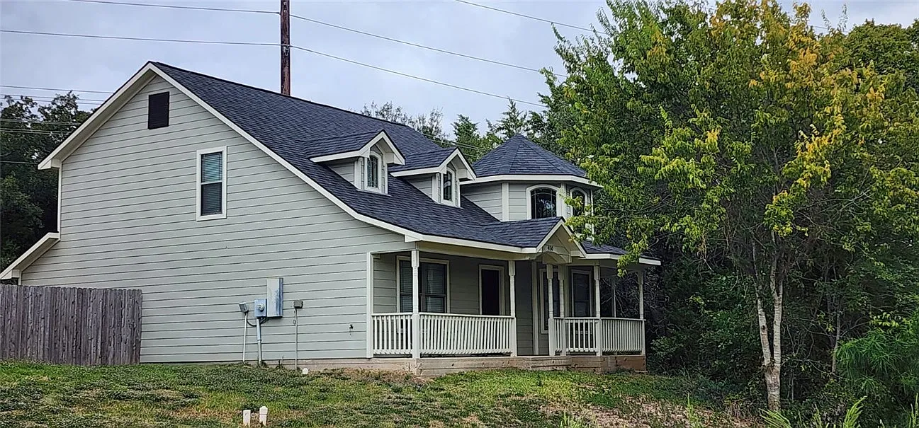4 bed, 4.0 bath, 1895 sqft, $3,200 — Photo 3