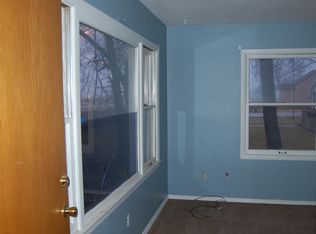 628 10th St NW, East Grand Forks, MN 56721