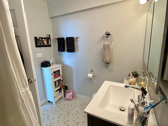 4th image of 1460 N Sandburg Ter APT 2309
