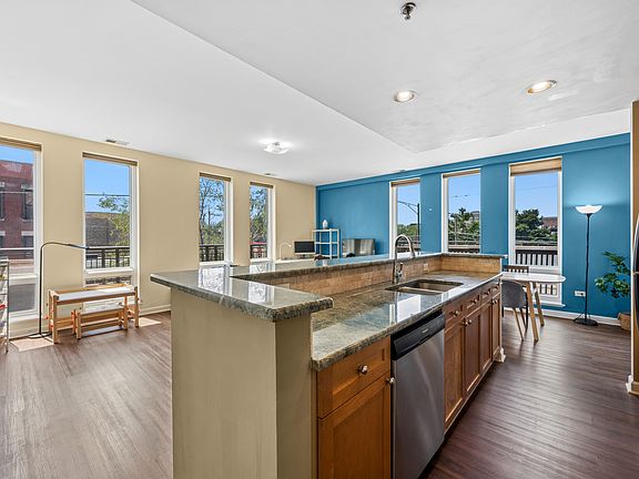 5th image of 3450 S Halsted St Unit 202