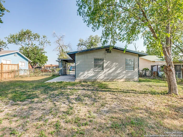 5830 Castle Yard — Photo 31