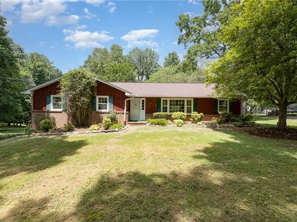 6229 Blue Bonnet Ln, Winston Salem, NC 27103