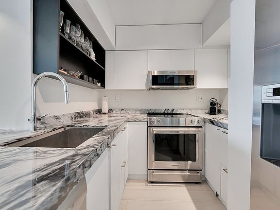 4th image of 1000 West Ave APT 1417