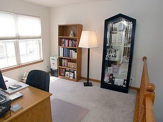 5th image of 2204 Foxmoor Ln