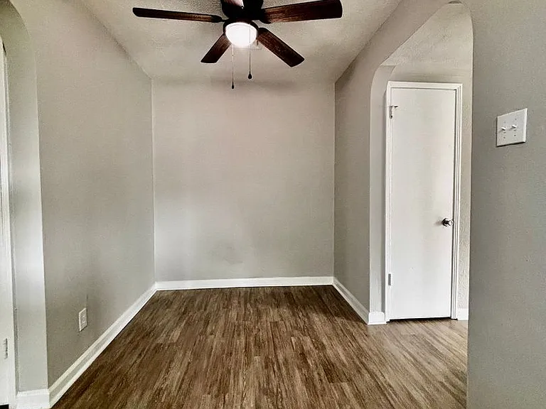 523 Hadley Avenue — Photo 9