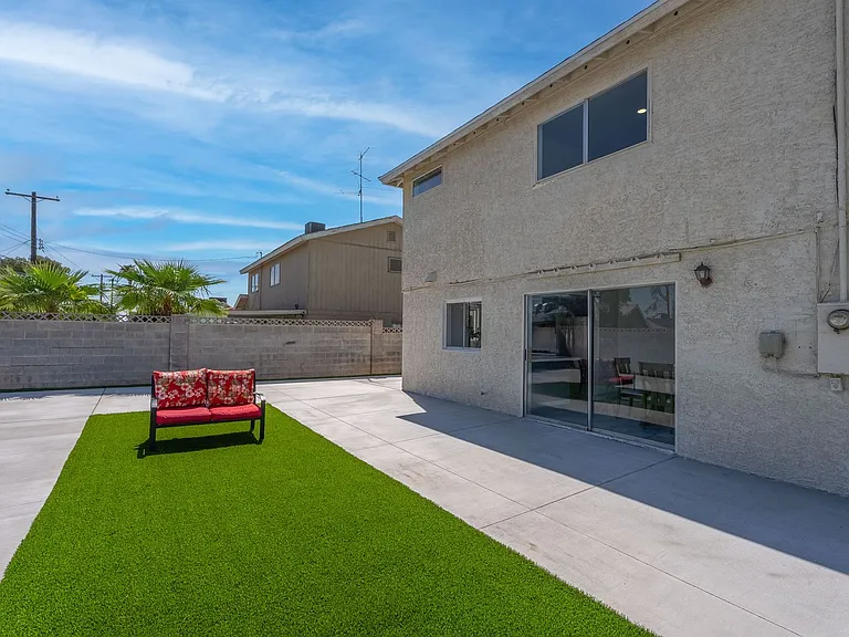 2298 Golden Arrow Dr — Photo 8