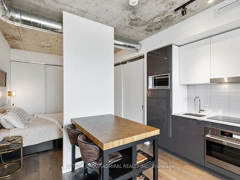 21 Lawren Harris Sq #805 — Photo 13