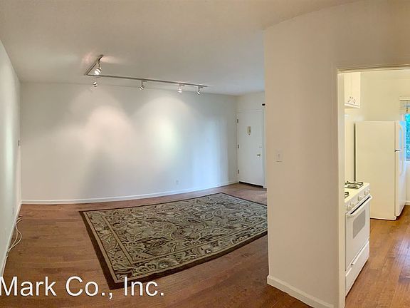 4th image of 1047 2nd St APT 6