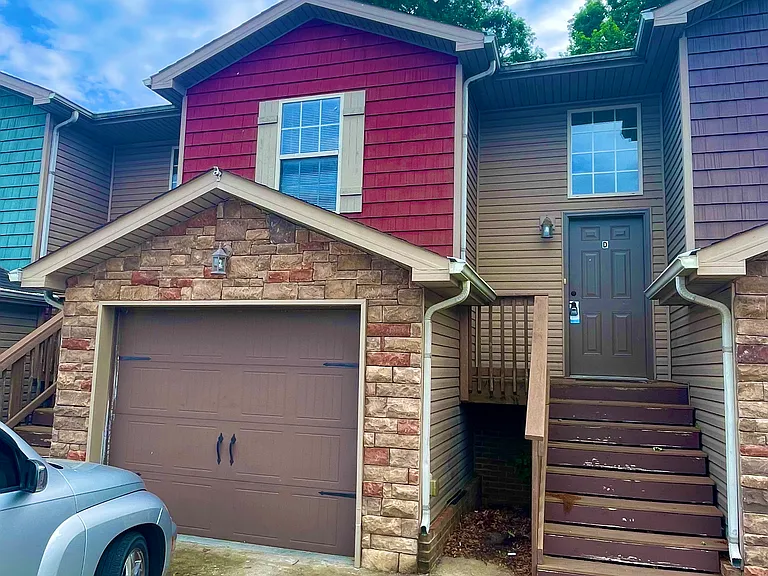 1730 Thistlewood Dr #D — Photo 1