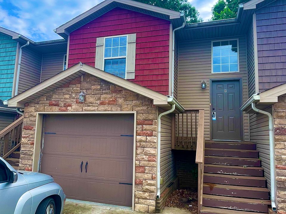 1st image of 1730 Thistlewood Dr Unit D