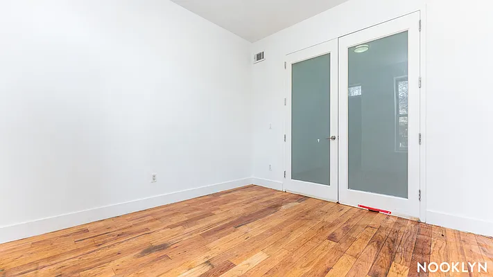 Rented by Nooklyn NYC LLC | media 19