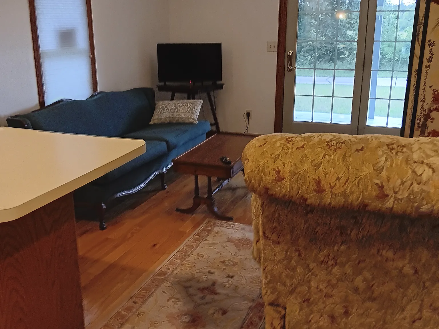 1 bed, 800 sqft, $1,300 — Photo 3