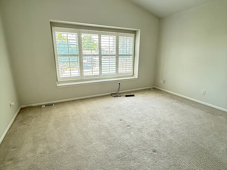 579 W Arrowhead St — Photo 14