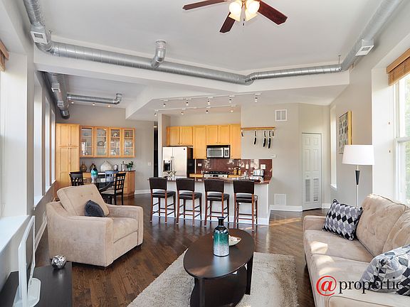 Kitchen / Living Room