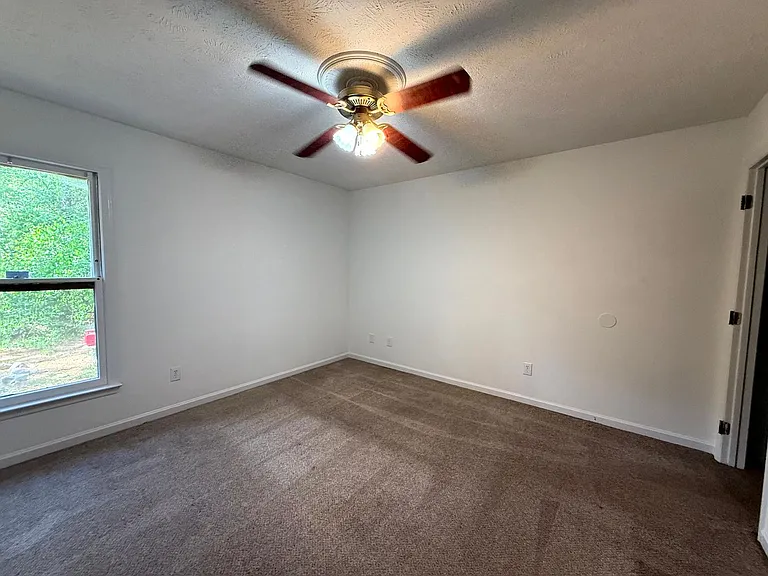 5481 Landview Pl — Photo 6